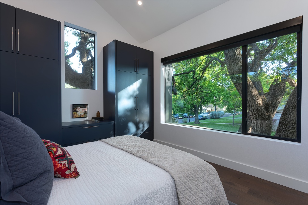 700 Jessie St